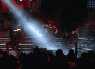 灯光师下次不用来上班了明星gif搞笑图片