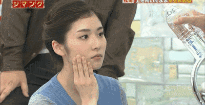 感觉怪怪的明星gif搞笑图片