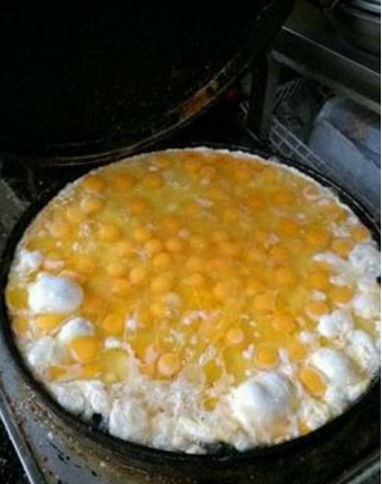 老板实在是太有钱了器物gif搞笑图片