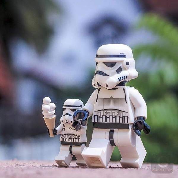 “孩子，爸爸这辈子就中过一次”“可妈妈说爸爸每次都打不中”器物gif搞笑图片