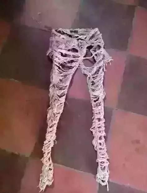 破洞牛仔裤的最高境界器物gif搞笑图片