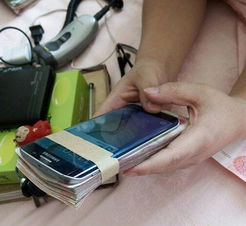 最爱的一款手机套套器物gif搞笑图片