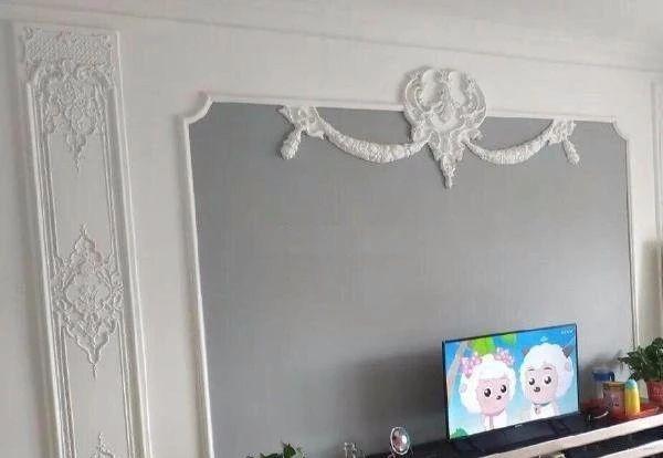 网友：老婆因为这个背景墙跟我大吵了一架器物gif搞笑图片