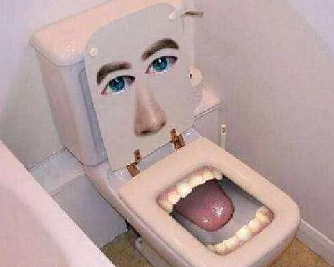 这厕所设计好奇葩，没有几人敢上，看看怎么回事？器物gif搞笑图片