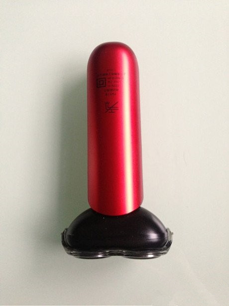 男女通用的剃须刀器物gif搞笑图片