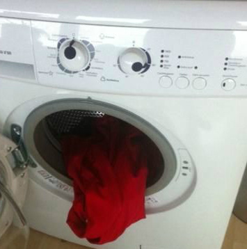 家里的洗衣机死了器物gif搞笑图片