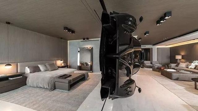 国外一土豪，用超跑帕加尼当隔断墙器物gif搞笑图片