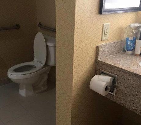 装这些东西的人脑子被驴踢了吗？器物gif搞笑图片