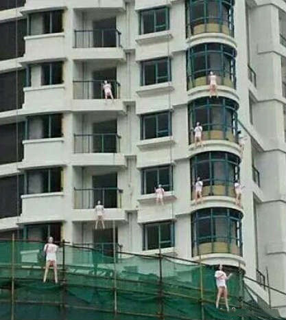 隔壁小区真恶心，到处都是秀恩爱晒女朋友的器物gif搞笑图片