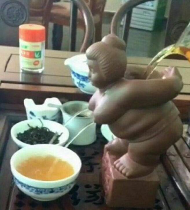 难道这就是传说中的奶茶？器物gif搞笑图片