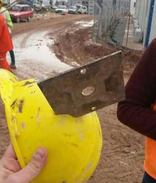 安全帽，果然很安全器物gif搞笑图片