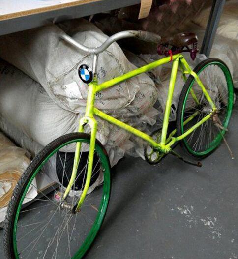 从今天起哥哥也是开宝马的人了器物gif搞笑图片