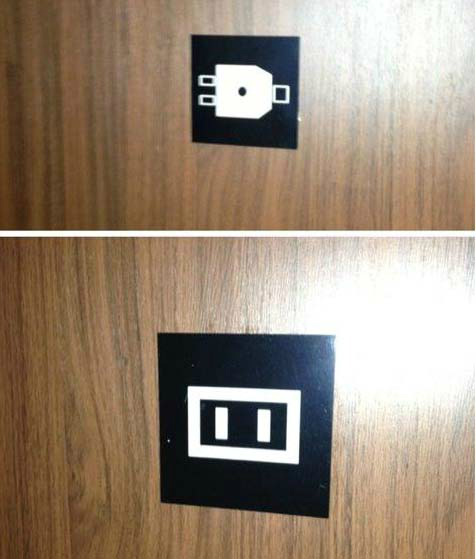 这个厕所标志有点怪器物gif搞笑图片