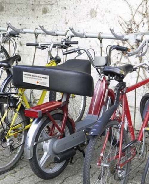 这车主屁股比较大器物gif搞笑图片