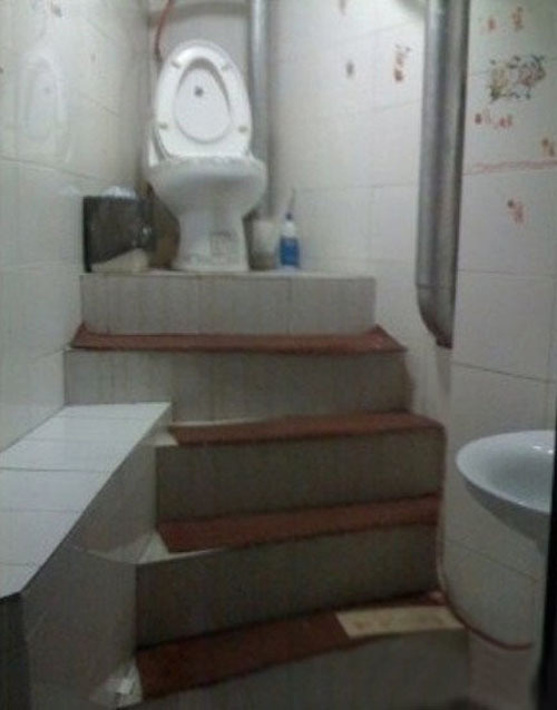 在此处方便，我有种君临天下的感觉器物gif搞笑图片