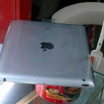 同事问我借ipad说有急用，我急你大爷器物gif搞笑图片