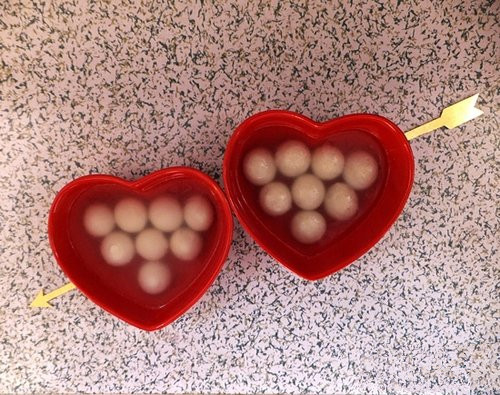 爱神之箭，爱心与汤圆器物gif搞笑图片