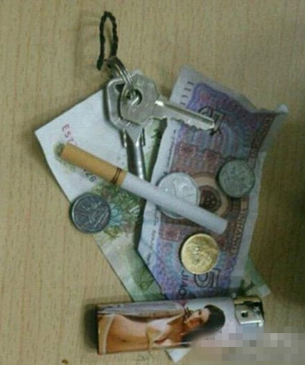 金钱，美女，香烟，车啥都有了，足矣器物gif搞笑图片