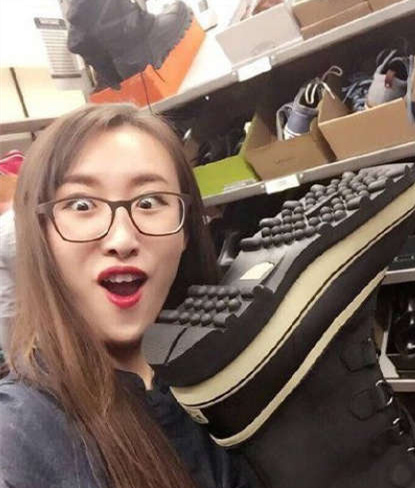 这是进击巨人的鞋子？器物gif搞笑图片