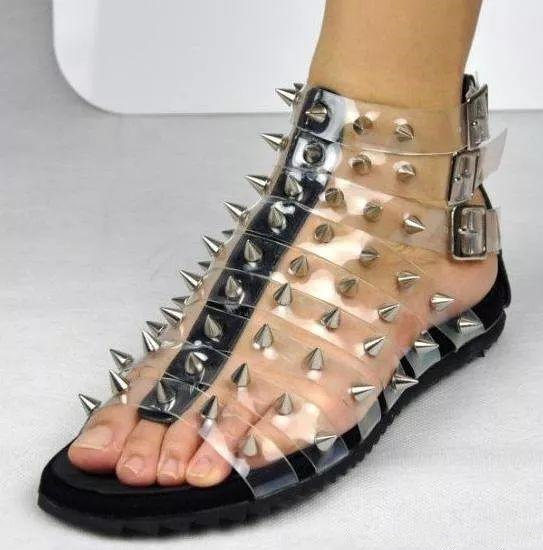 信不信，我..踢..你.器物gif搞笑图片