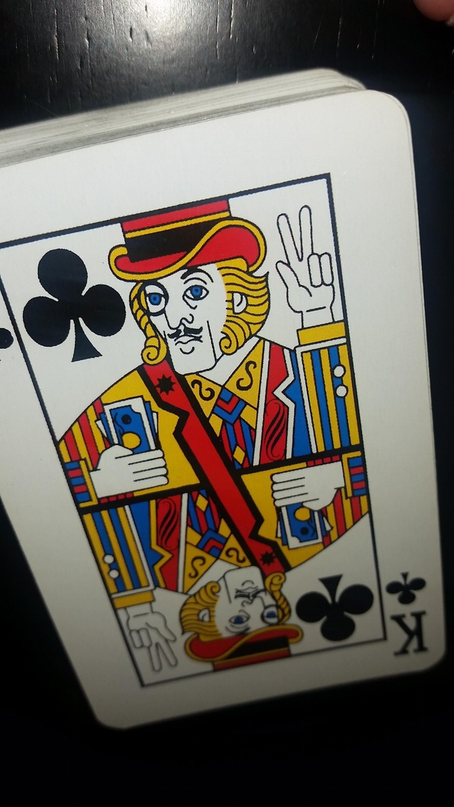 这扑克好有喜感器物gif搞笑图片