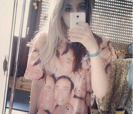 妹子好魔性的衣服器物gif搞笑图片