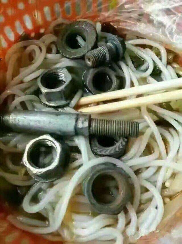 每天来碗螺丝粉，身体倍棒器物gif搞笑图片