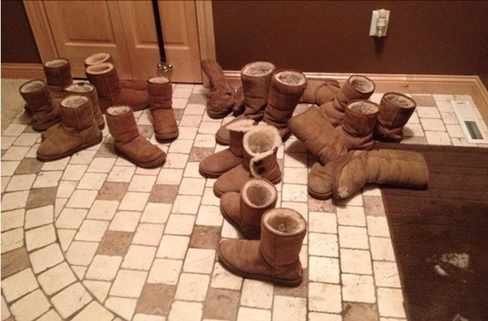 女票永远都是说还缺一双新鞋器物gif搞笑图片