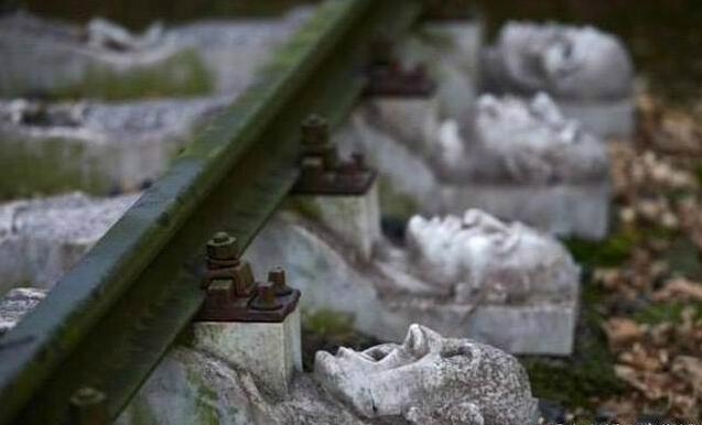 这铁轨表情满分器物gif搞笑图片