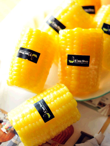 玉米造型的嫩Q肥皂器物gif搞笑图片