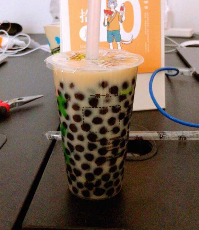 叫老板加多一点珍珠，结果器物gif搞笑图片