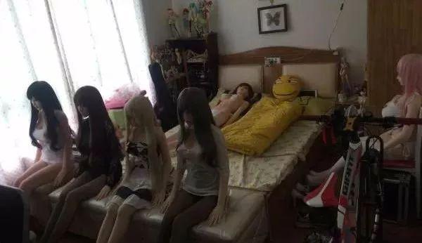 有钱就可以妻妾成群了器物gif搞笑图片