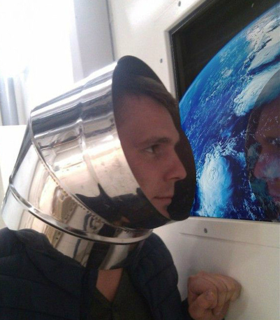 给喵星人套上我就给满分器物gif搞笑图片