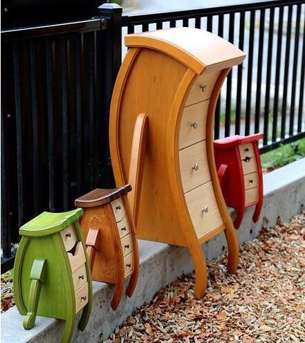 有心事的柜子器物gif搞笑图片