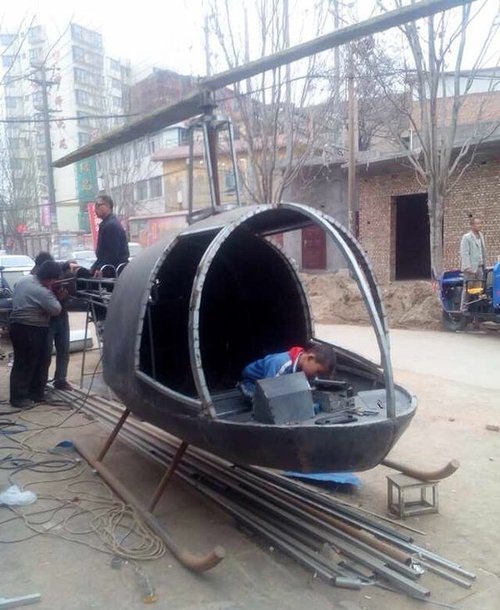 飞机快要做好了，马上可以环球旅行了，好开森！器物gif搞笑图片