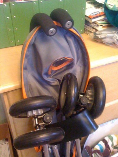 手推车的鬼脸器物gif搞笑图片