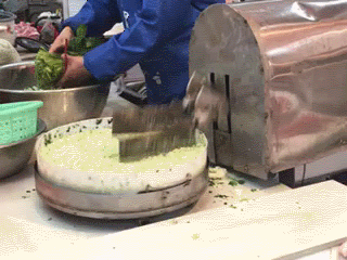 妈妈再也不担心我的工作辛苦了器物gif搞笑图片