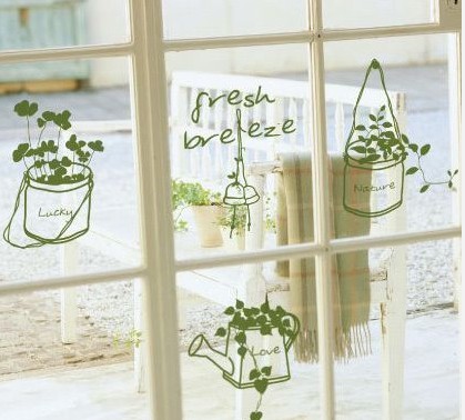 玻璃上的小盆栽器物gif搞笑图片