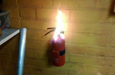 我现在该怎么办器物gif搞笑图片