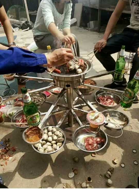 新型吃货装备器物gif搞笑图片