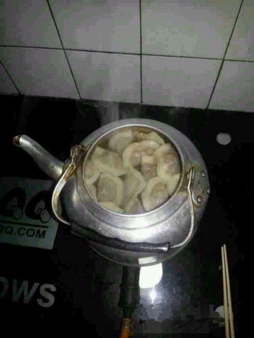 只有将就着吃了。。。器物gif搞笑图片