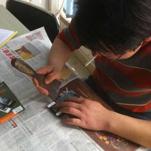 专业贴膜人士必备器物gif搞笑图片