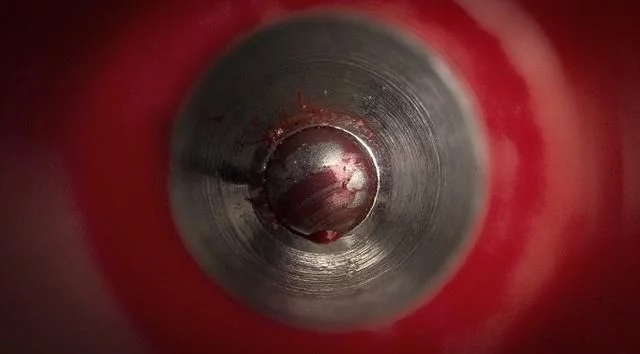 圆珠笔芯放大看是这样器物gif搞笑图片