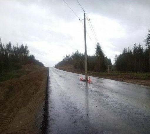 好坑爹的电线杆器物gif搞笑图片