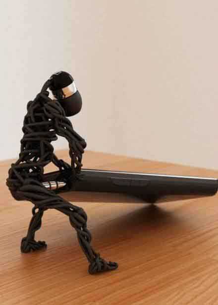 插耳机从此变成一件很邪恶的事!器物gif搞笑图片