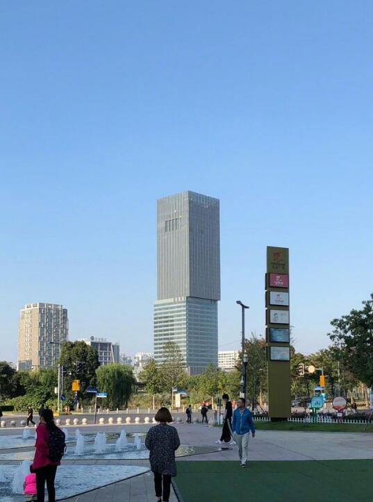 对强迫症患者充满了恶意的大楼器物gif搞笑图片