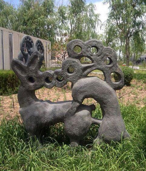 早上去公园看到的，节操何在？器物gif搞笑图片