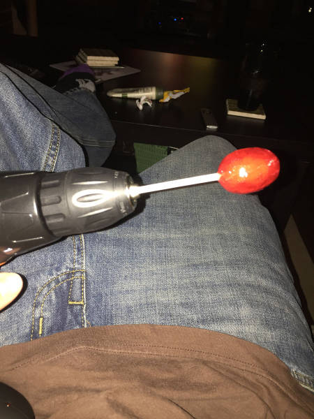 这棒棒糖你敢吃吗？器物gif搞笑图片