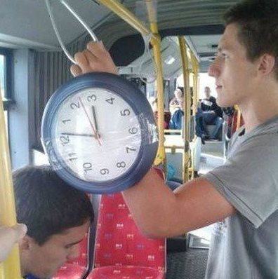 如此彪悍的手表器物gif搞笑图片