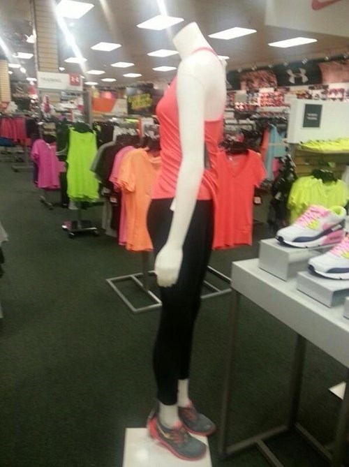 营业员你能不能认真一点啊？器物gif搞笑图片